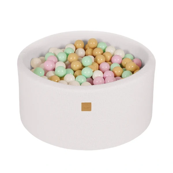 Handgemaakte ballenbak 90x40cm – Wit Bouclé met 300 pastel roze, mint, witte & beige ballen